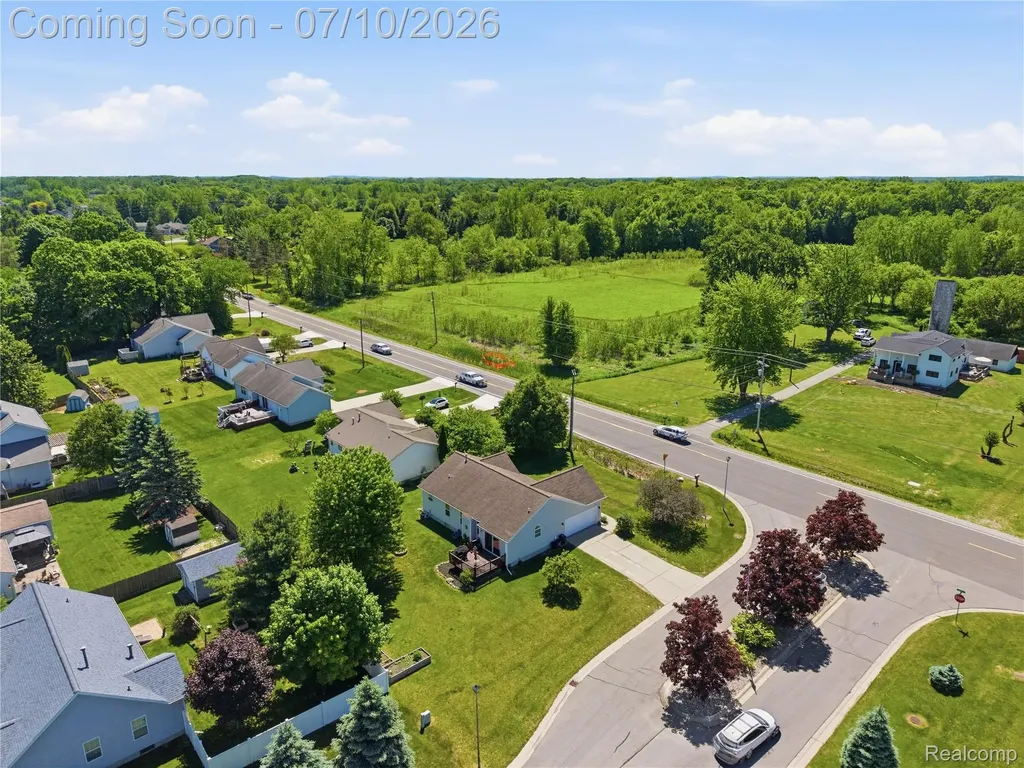 5275 E Maple Avenue Burton City MI 48439