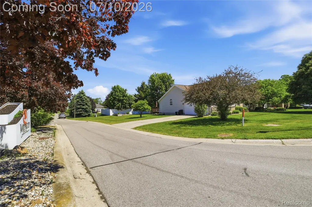 5275 E Maple Avenue Burton City MI 48439