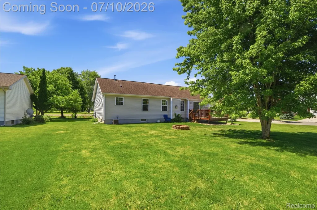5275 E Maple Avenue Burton City MI 48439