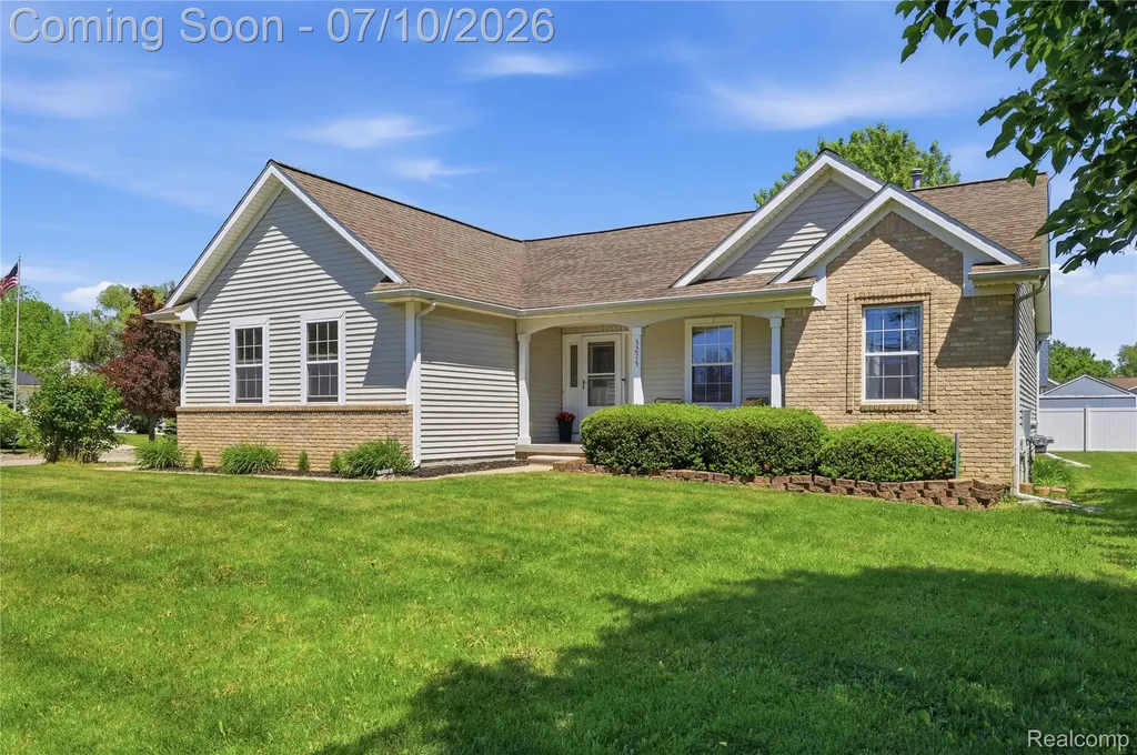 5275 E Maple Avenue Burton City MI 48439