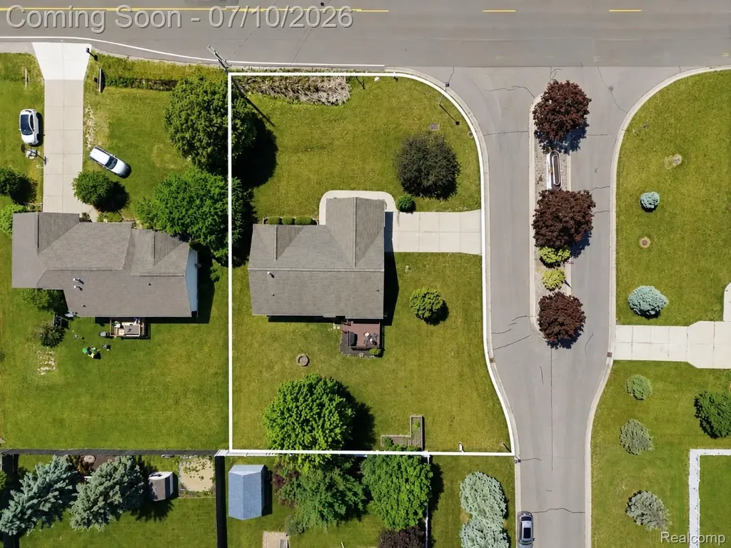 5275 E Maple Avenue Burton City MI 48439