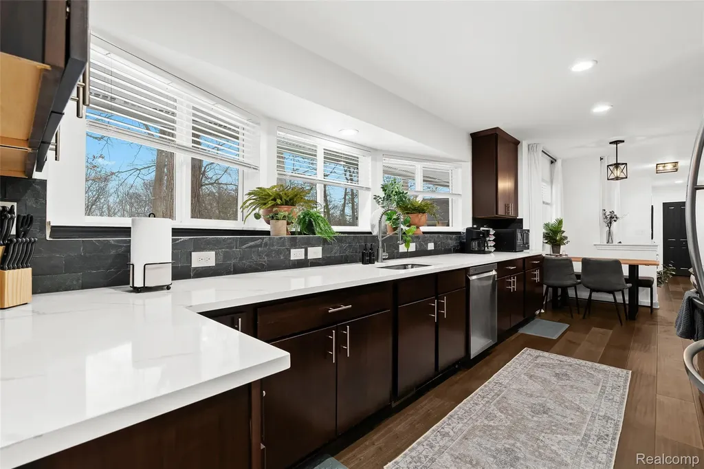2566 Harrington Road Rochester Hills City MI 48307
