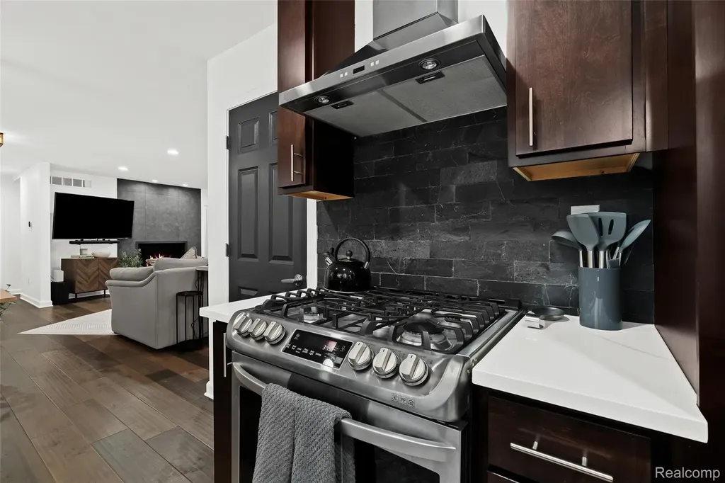 2566 Harrington Road Rochester Hills City MI 48307