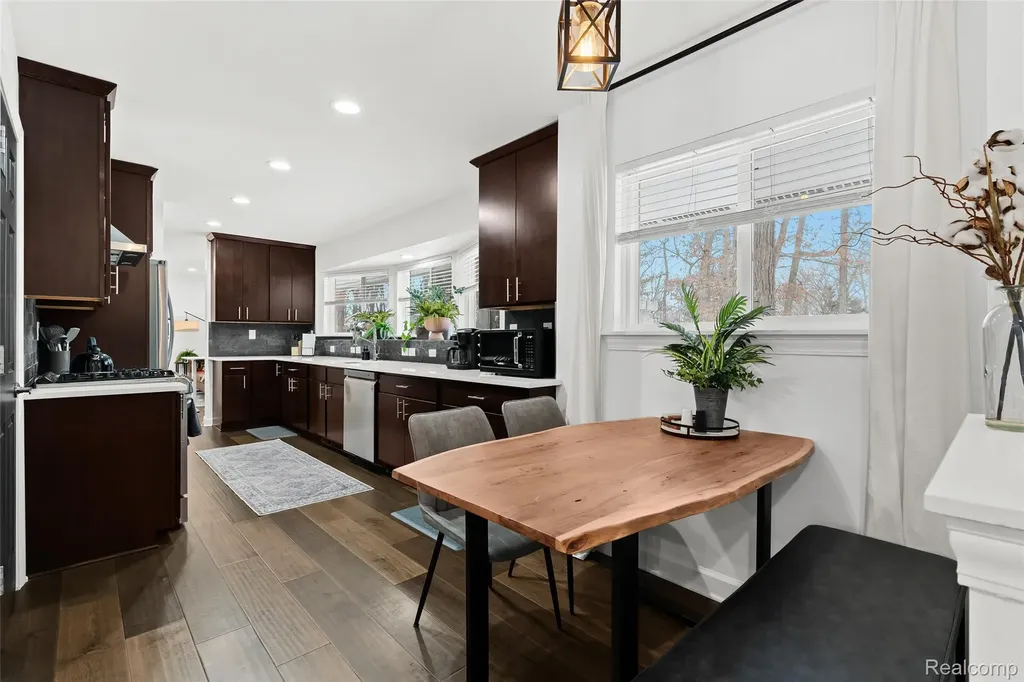 2566 Harrington Road Rochester Hills City MI 48307
