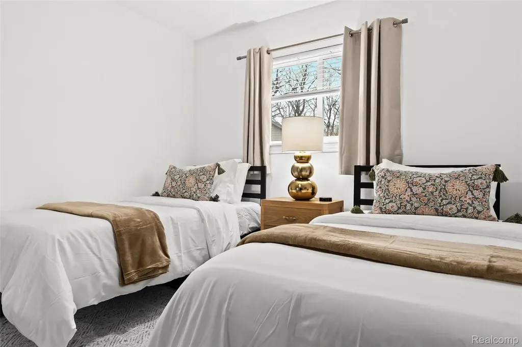 2566 Harrington Road Rochester Hills City MI 48307