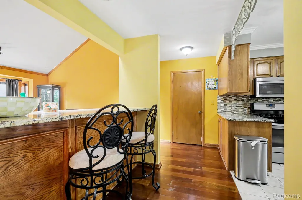 52905 Heatherway Drive Shelby Charter Township MI 48316
