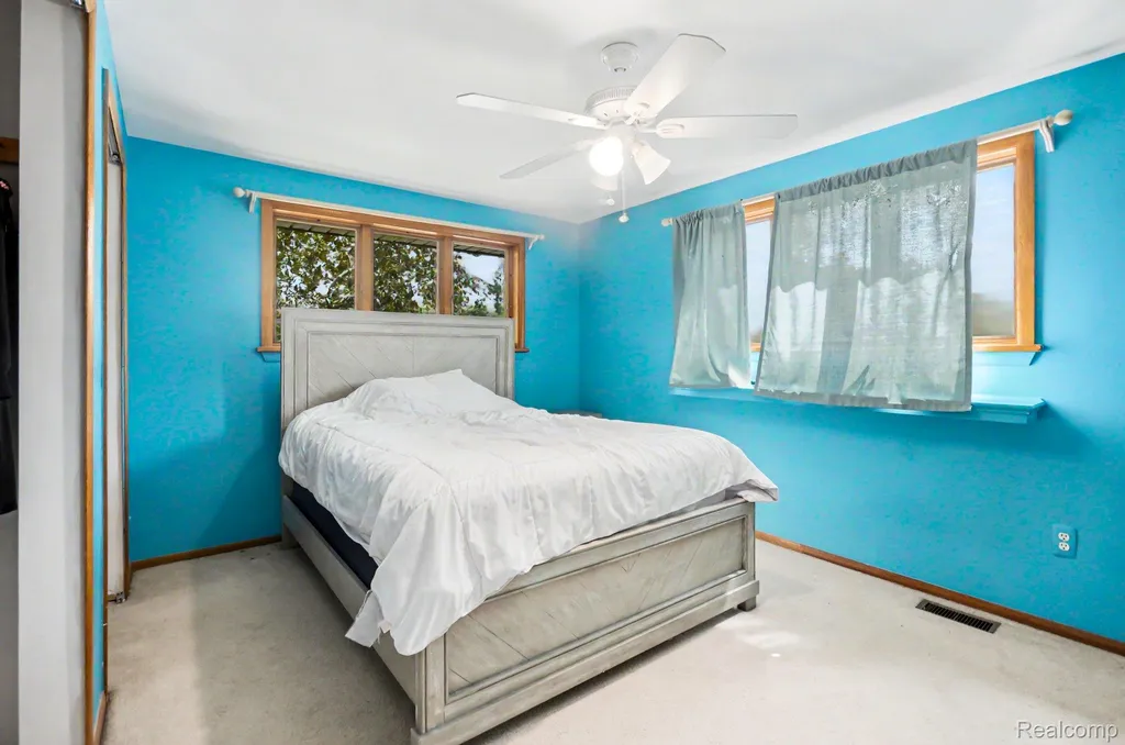 52905 Heatherway Drive Shelby Charter Township MI 48316