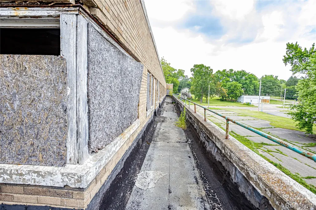 440 Michigan Avenue W Battle Creek City MI 49037