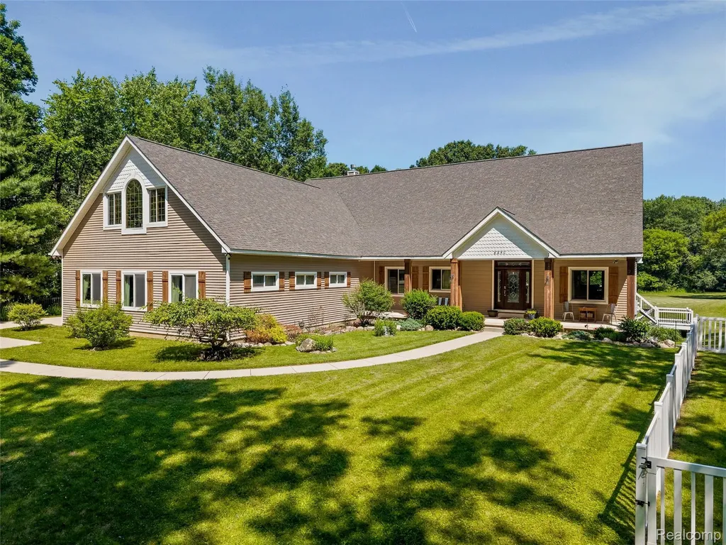 8250 Rattalee Lake Road Springfield Charter Township MI 48348
