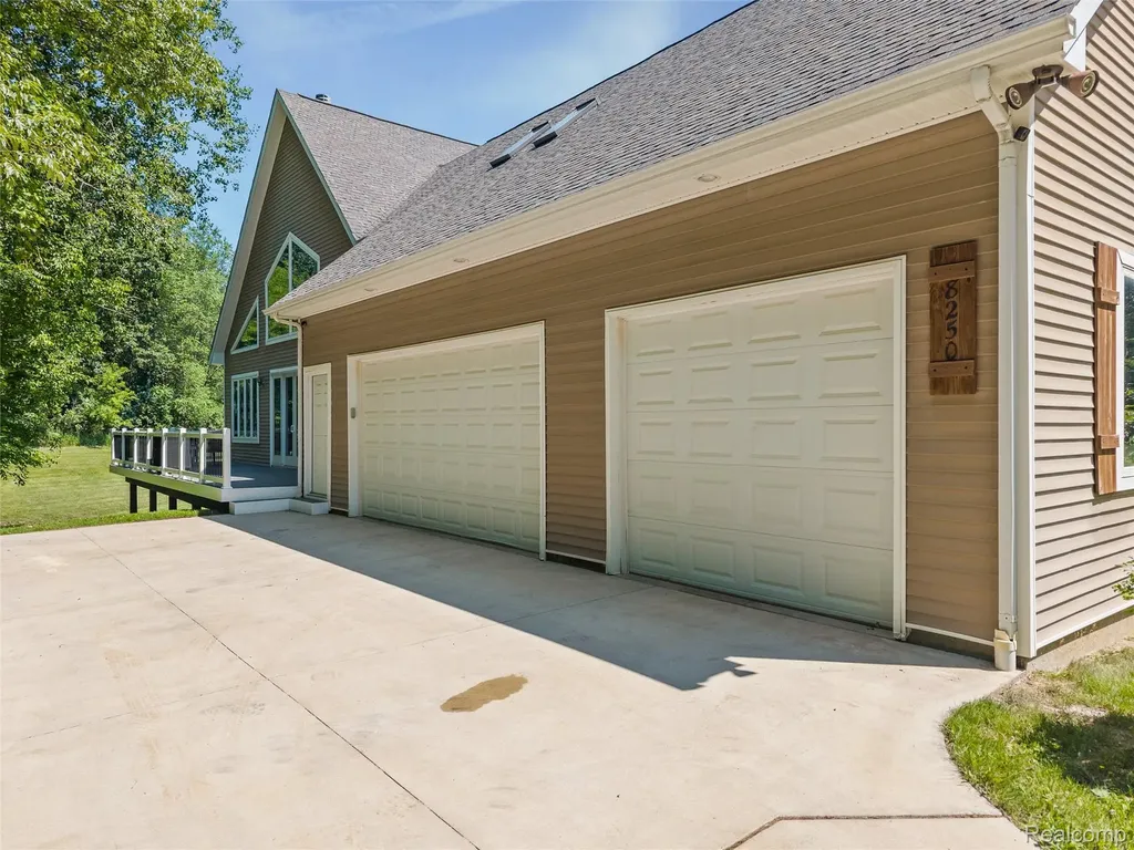 8250 Rattalee Lake Road Springfield Charter Township MI 48348