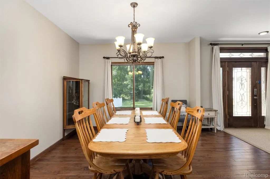 8250 Rattalee Lake Road Springfield Charter Township MI 48348