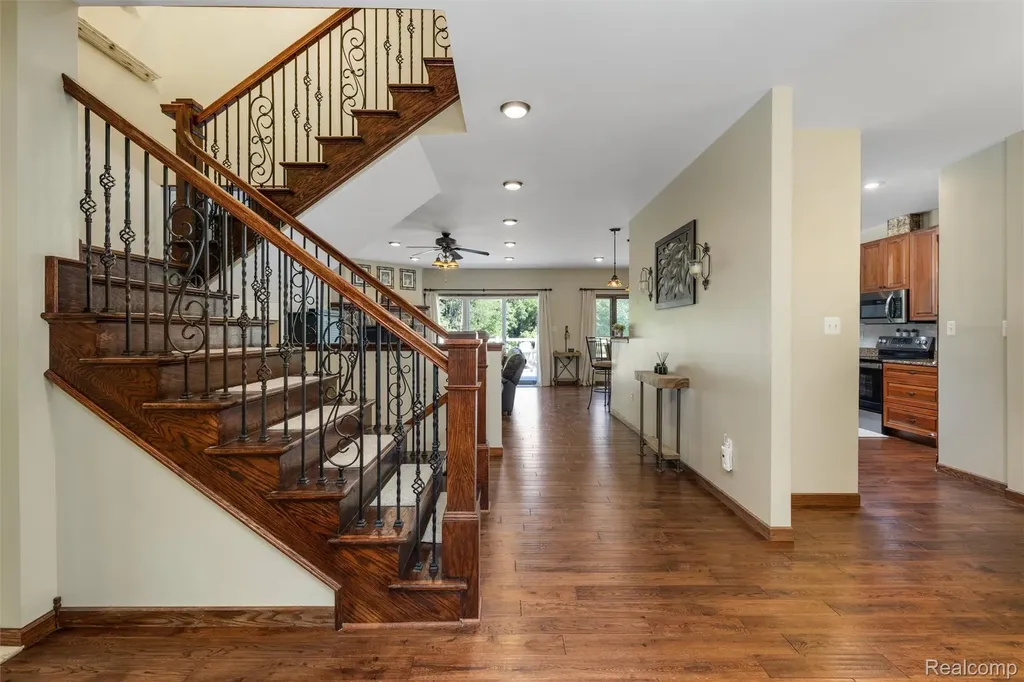 8250 Rattalee Lake Road Springfield Charter Township MI 48348