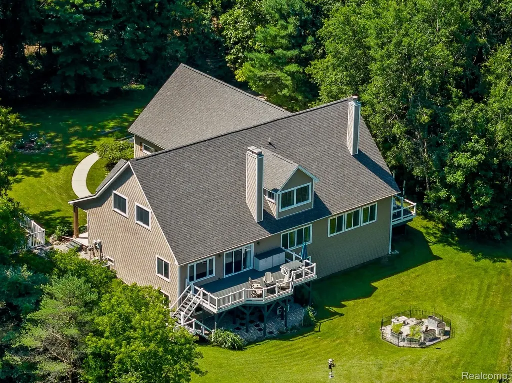 8250 Rattalee Lake Road Springfield Charter Township MI 48348