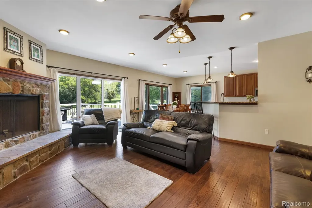 8250 Rattalee Lake Road Springfield Charter Township MI 48348