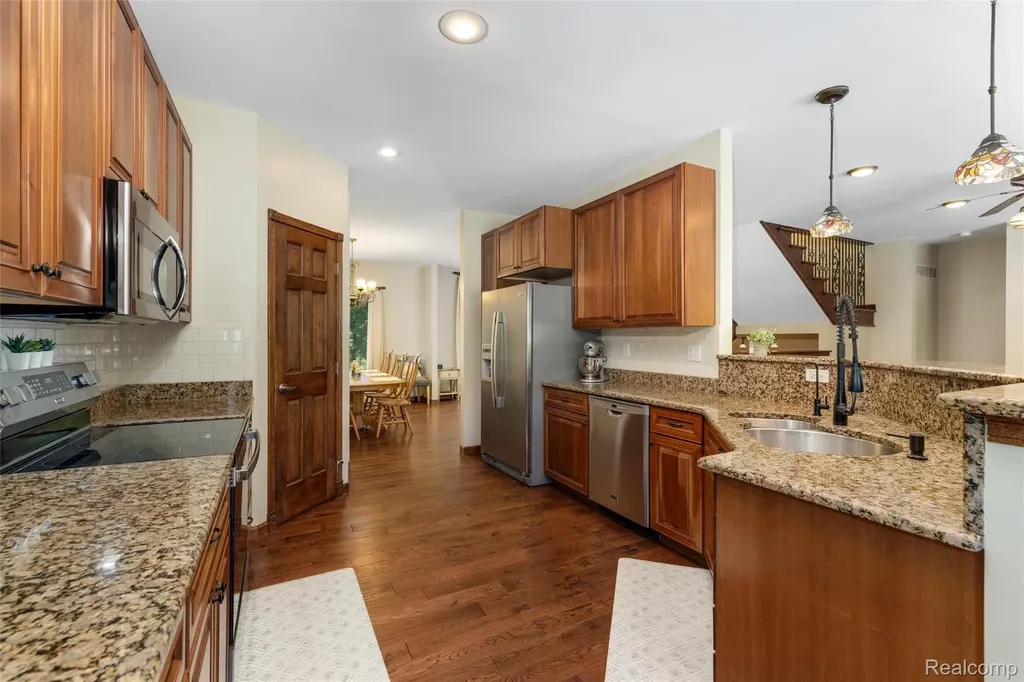 8250 Rattalee Lake Road Springfield Charter Township MI 48348
