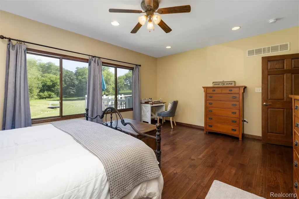 8250 Rattalee Lake Road Springfield Charter Township MI 48348