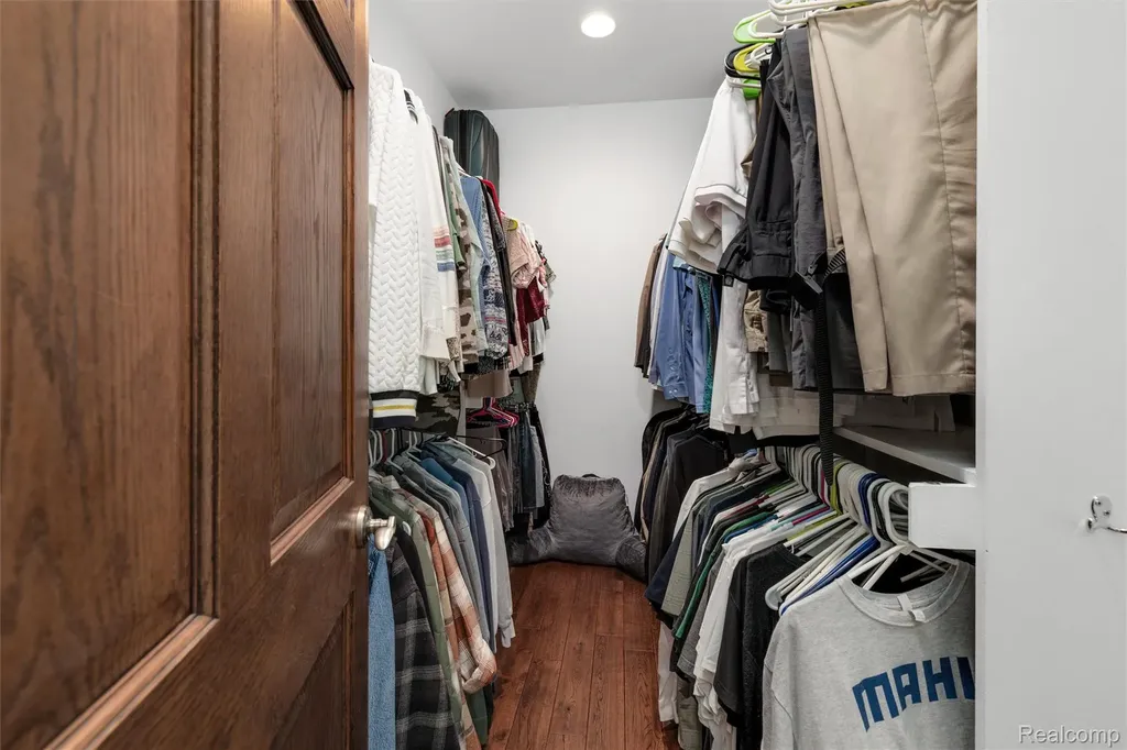 8250 Rattalee Lake Road Springfield Charter Township MI 48348
