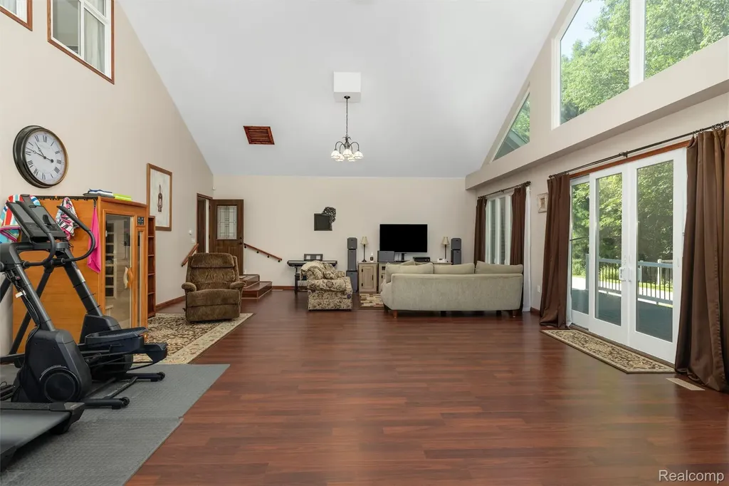 8250 Rattalee Lake Road Springfield Charter Township MI 48348