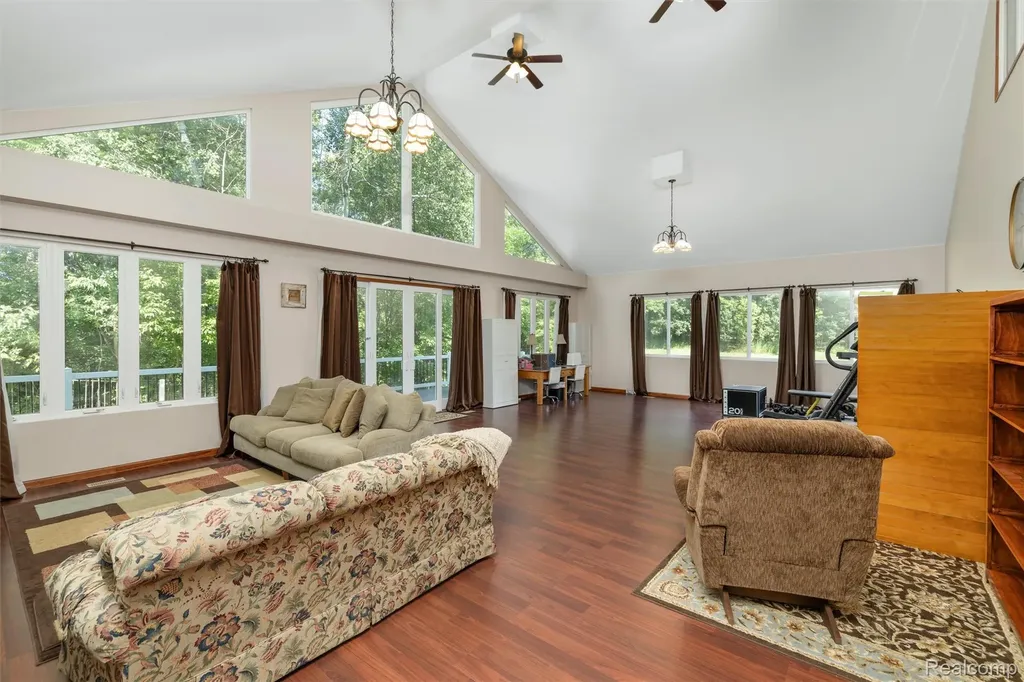 8250 Rattalee Lake Road Springfield Charter Township MI 48348