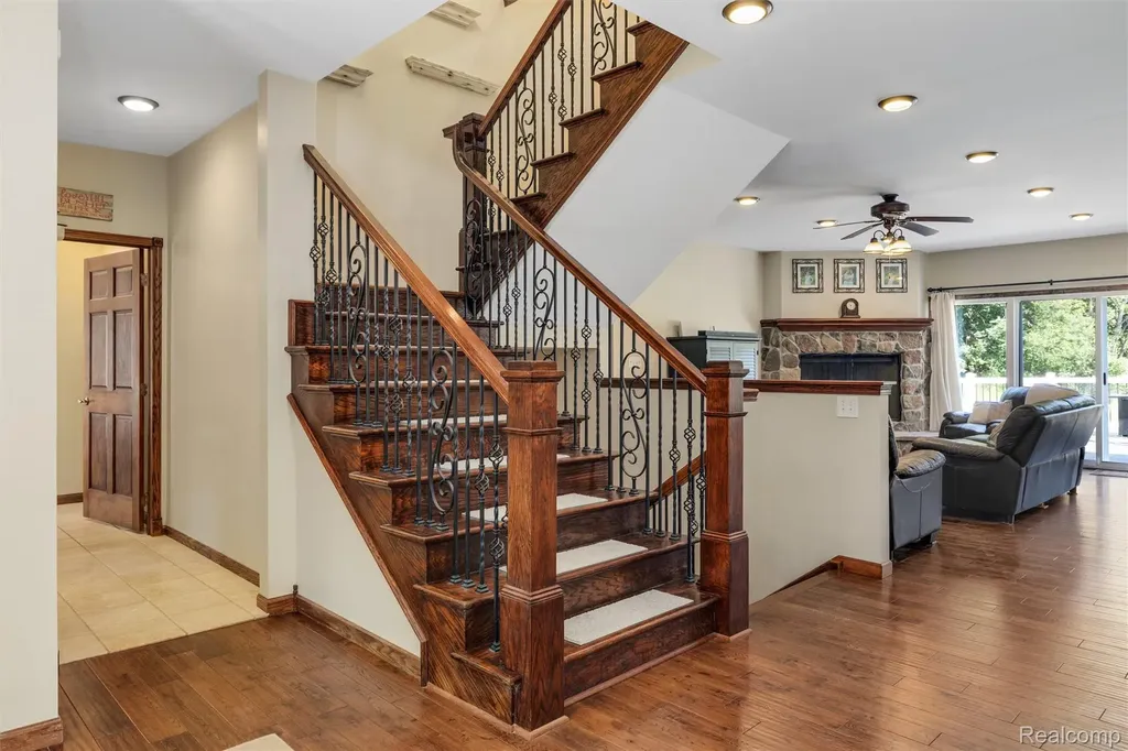 8250 Rattalee Lake Road Springfield Charter Township MI 48348