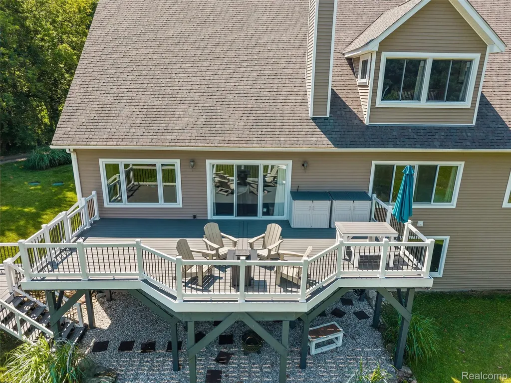 8250 Rattalee Lake Road Springfield Charter Township MI 48348