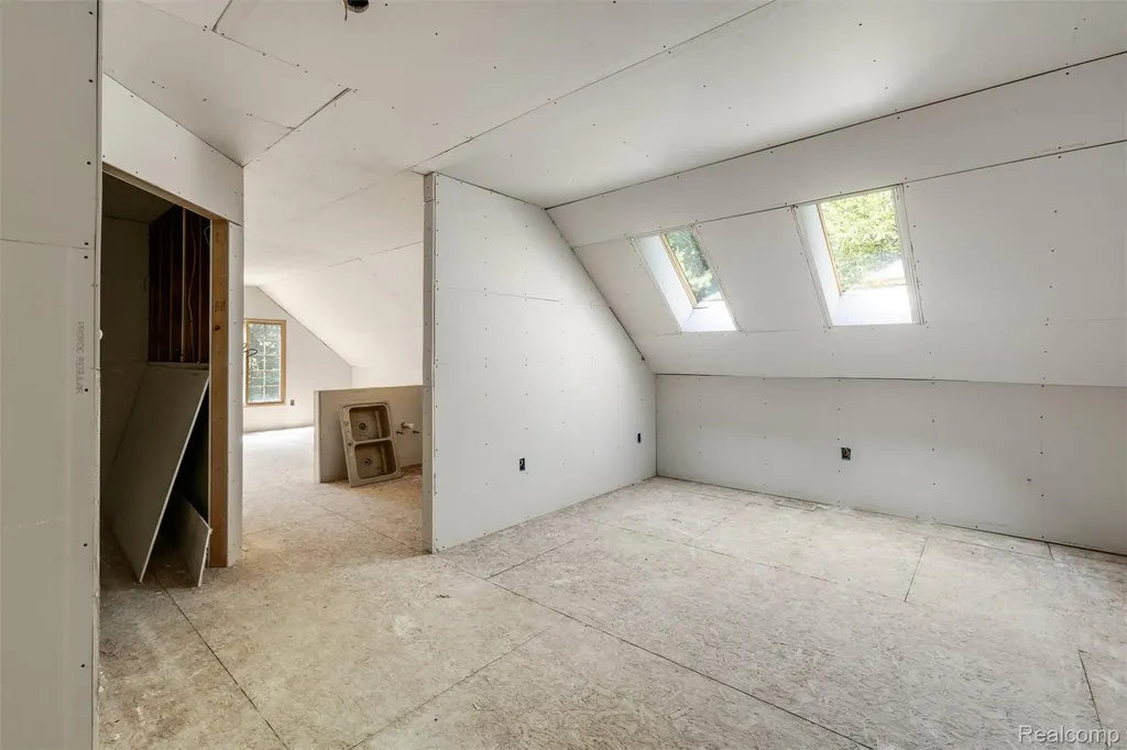 8250 Rattalee Lake Road Springfield Charter Township MI 48348