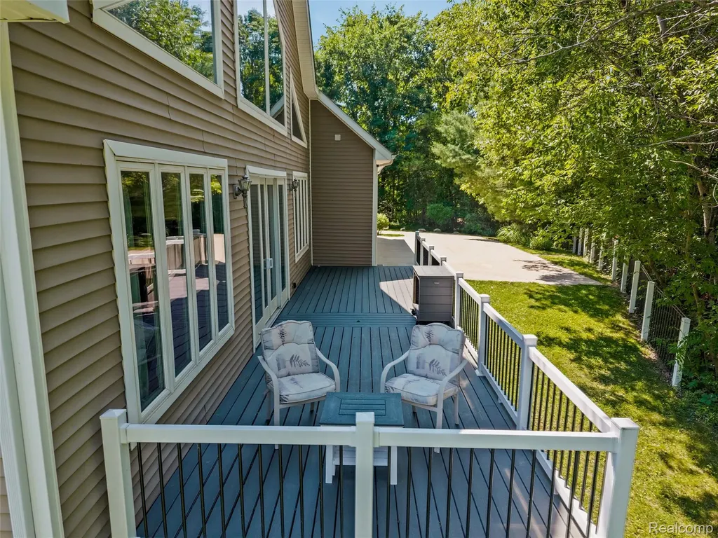 8250 Rattalee Lake Road Springfield Charter Township MI 48348