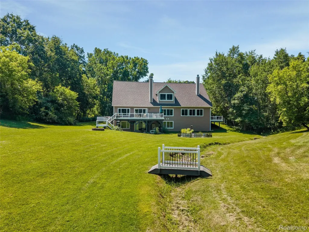 8250 Rattalee Lake Road Springfield Charter Township MI 48348