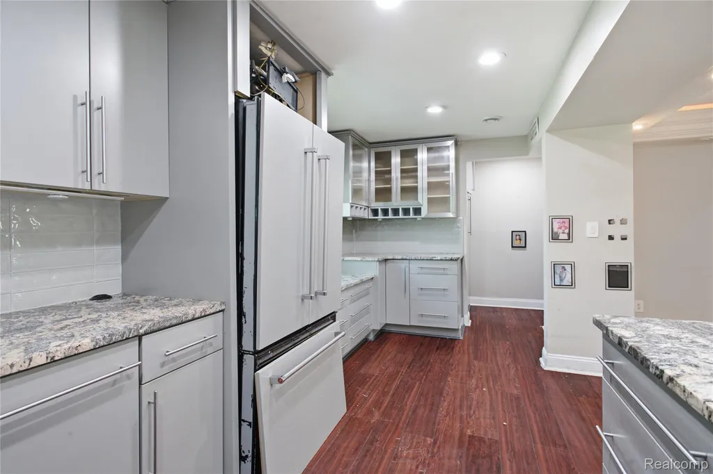 3812 Terrybrook Road West Bloomfield Charter Township MI 48322