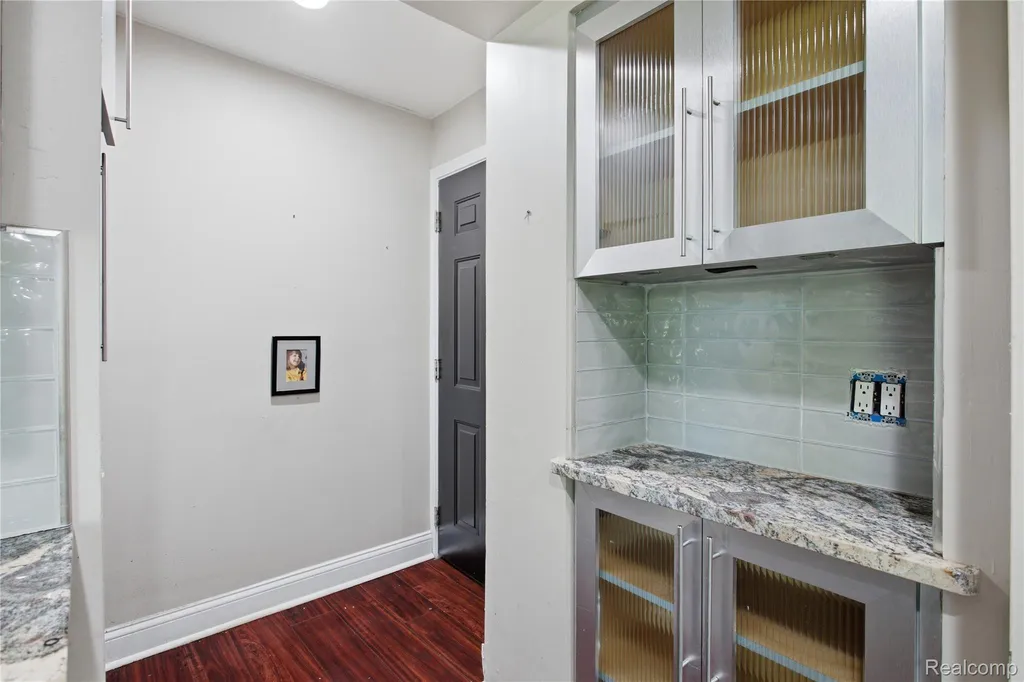 3812 Terrybrook Road West Bloomfield Charter Township MI 48322