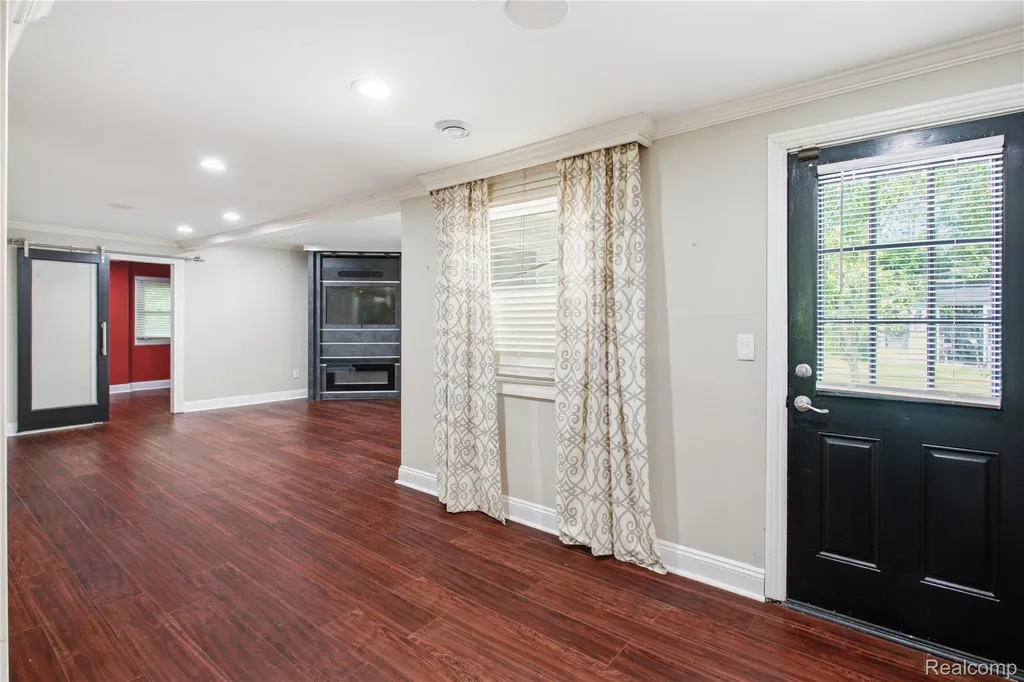 3812 Terrybrook Road West Bloomfield Charter Township MI 48322