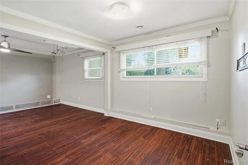 3812 Terrybrook Road West Bloomfield Charter Township MI 48322
