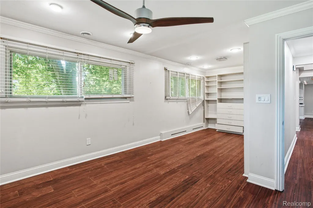 3812 Terrybrook Road West Bloomfield Charter Township MI 48322