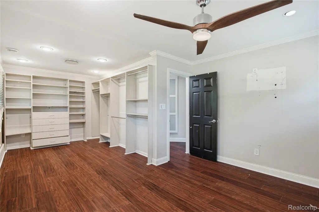3812 Terrybrook Road West Bloomfield Charter Township MI 48322