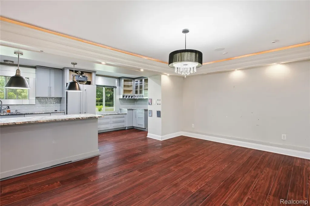 3812 Terrybrook Road West Bloomfield Charter Township MI 48322