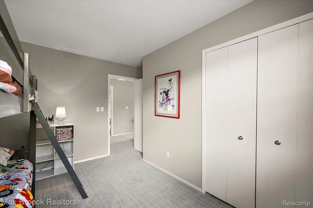 5601 Drake Hollow Drive W West Bloomfield Charter Township MI 48322