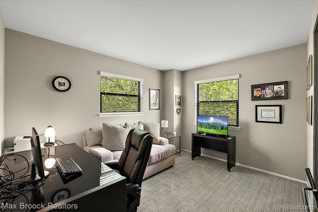 5601 Drake Hollow Drive W West Bloomfield Charter Township MI 48322