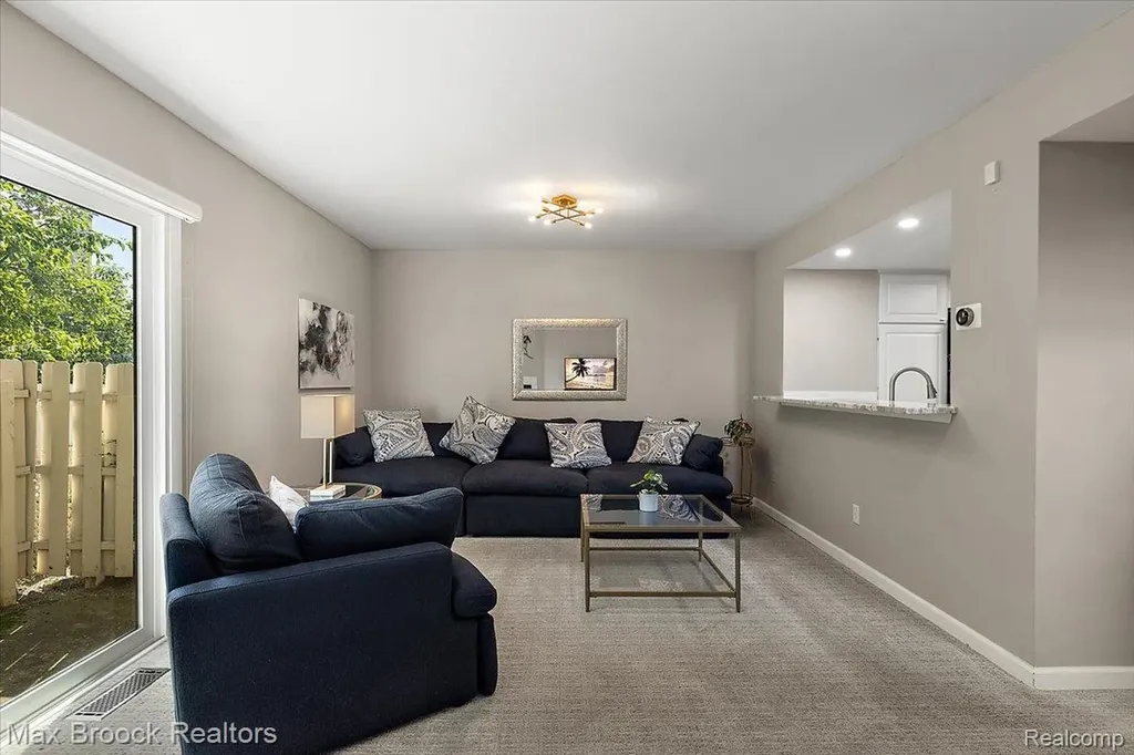 5601 Drake Hollow Drive W West Bloomfield Charter Township MI 48322