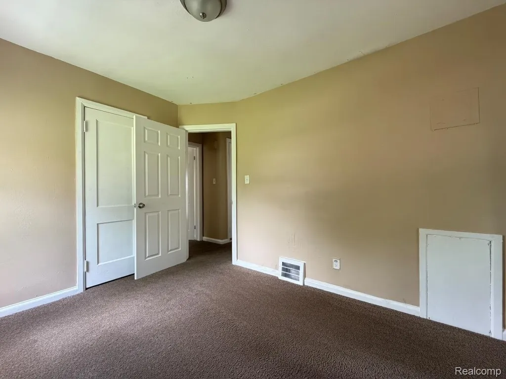 7286 Faust Avenue Detroit City MI 48228