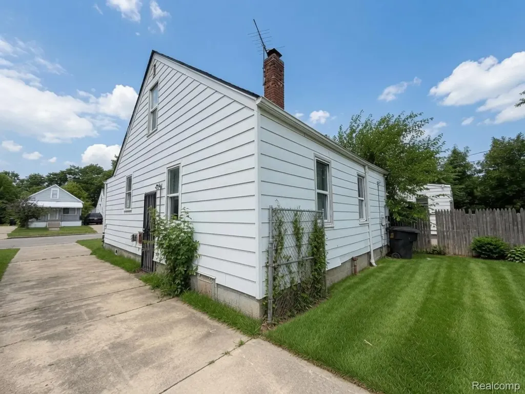 7286 Faust Avenue Detroit City MI 48228
