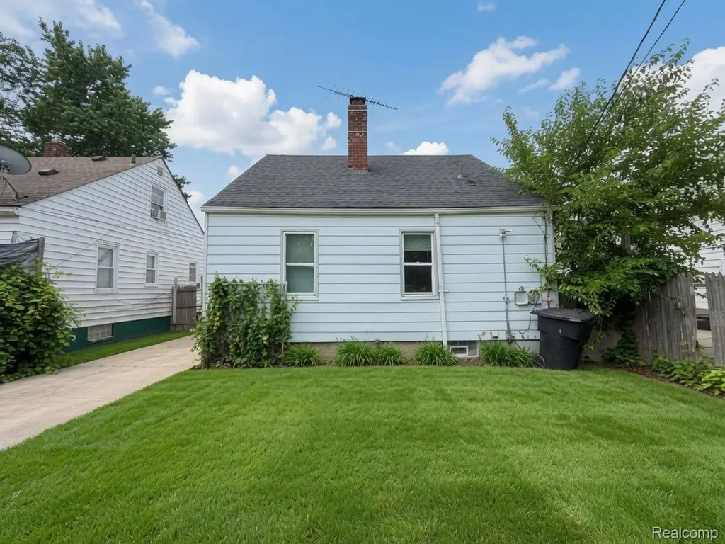 7286 Faust Avenue Detroit City MI 48228