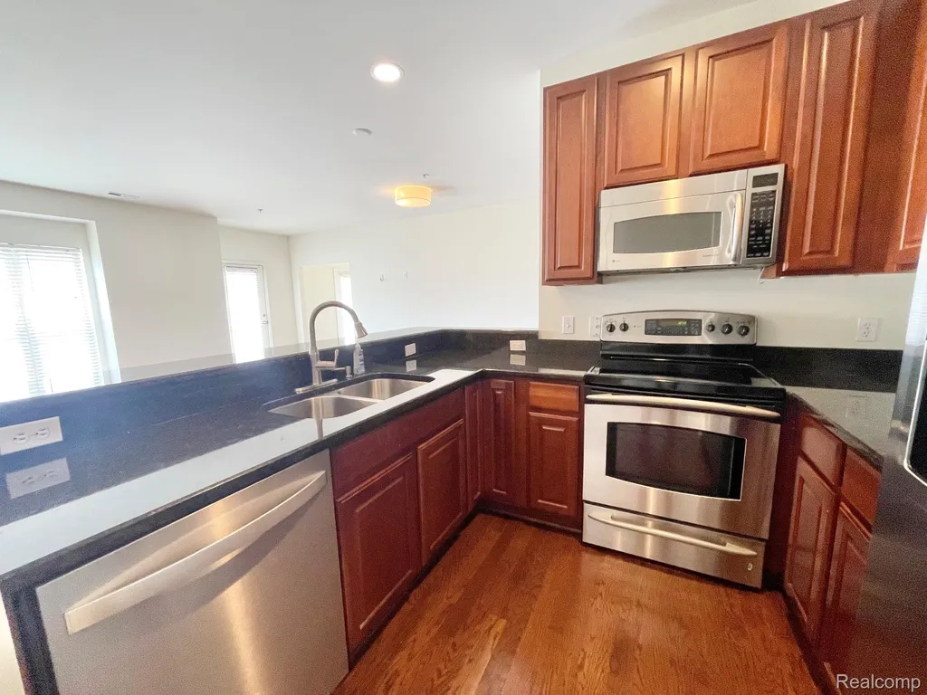 3195 Camden Drive Troy City MI 48084