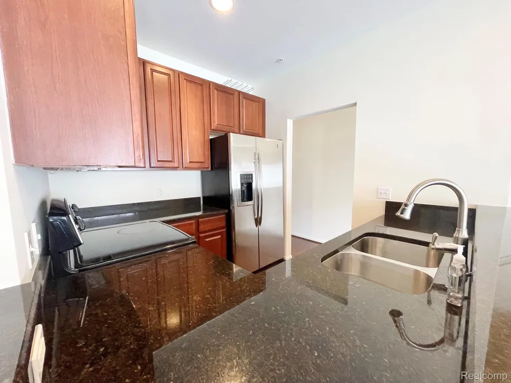 3195 Camden Drive Troy City MI 48084