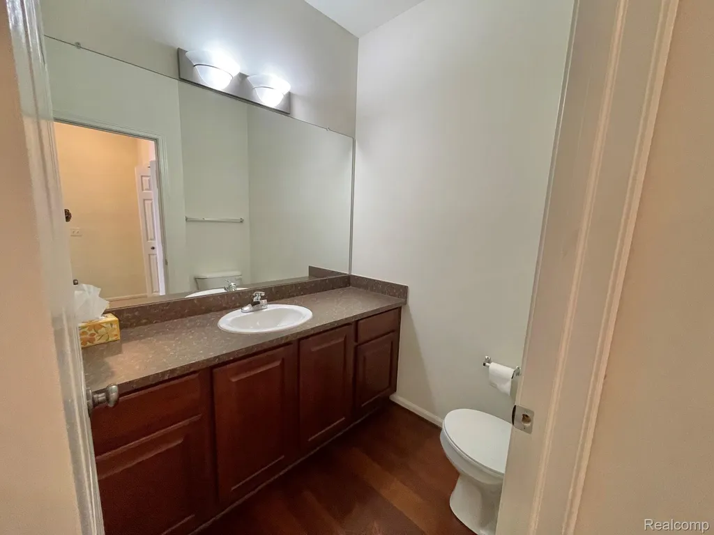 3195 Camden Drive Troy City MI 48084