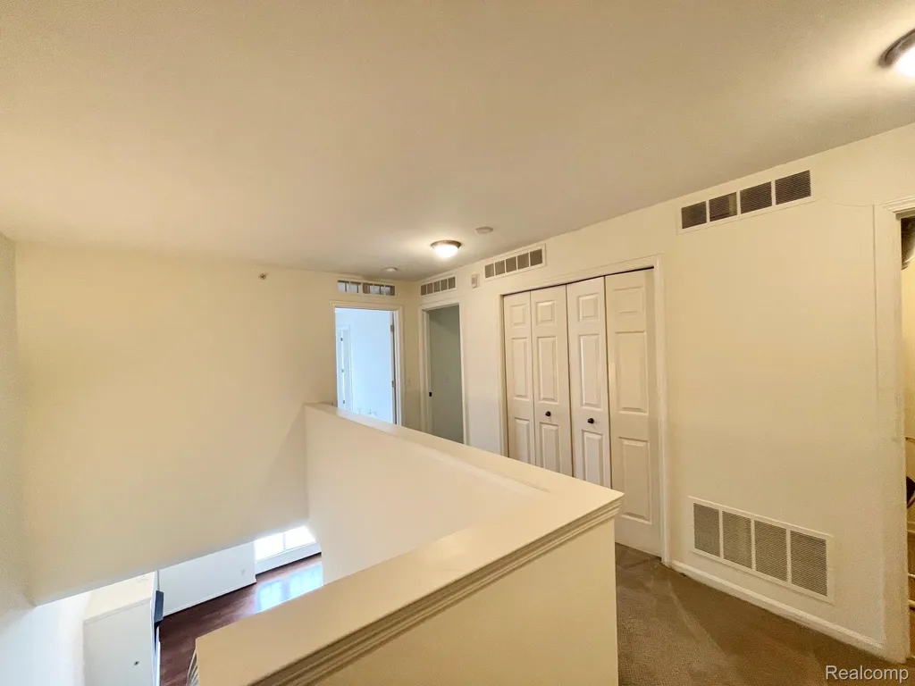 3195 Camden Drive Troy City MI 48084
