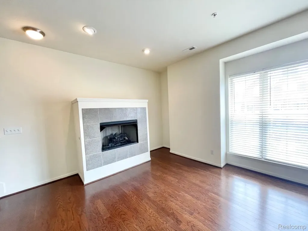 3195 Camden Drive Troy City MI 48084
