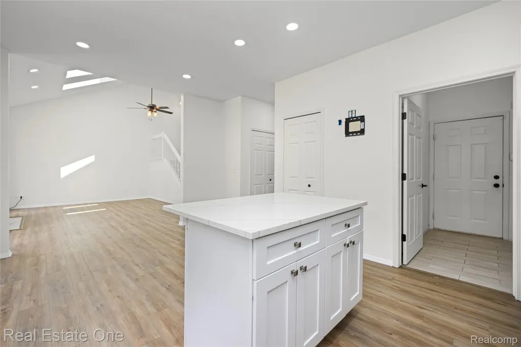7382 Gateway Drive West Bloomfield Charter Township MI 48322