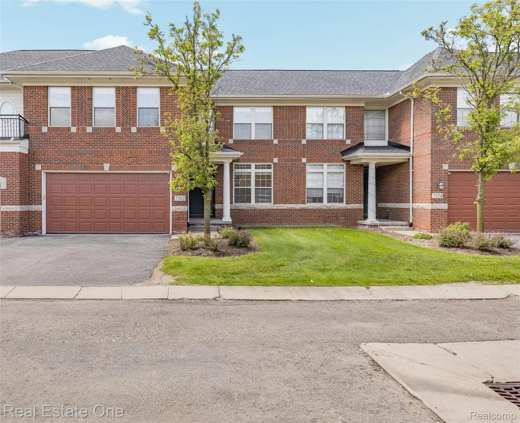 7382 Gateway Drive West Bloomfield Charter Township MI 48322