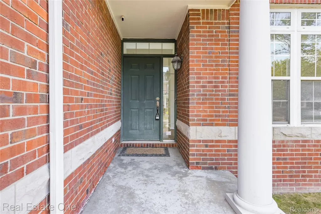 7382 Gateway Drive West Bloomfield Charter Township MI 48322