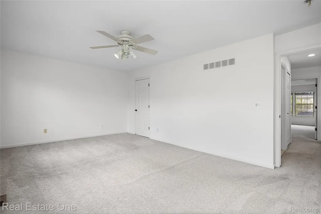 7382 Gateway Drive West Bloomfield Charter Township MI 48322